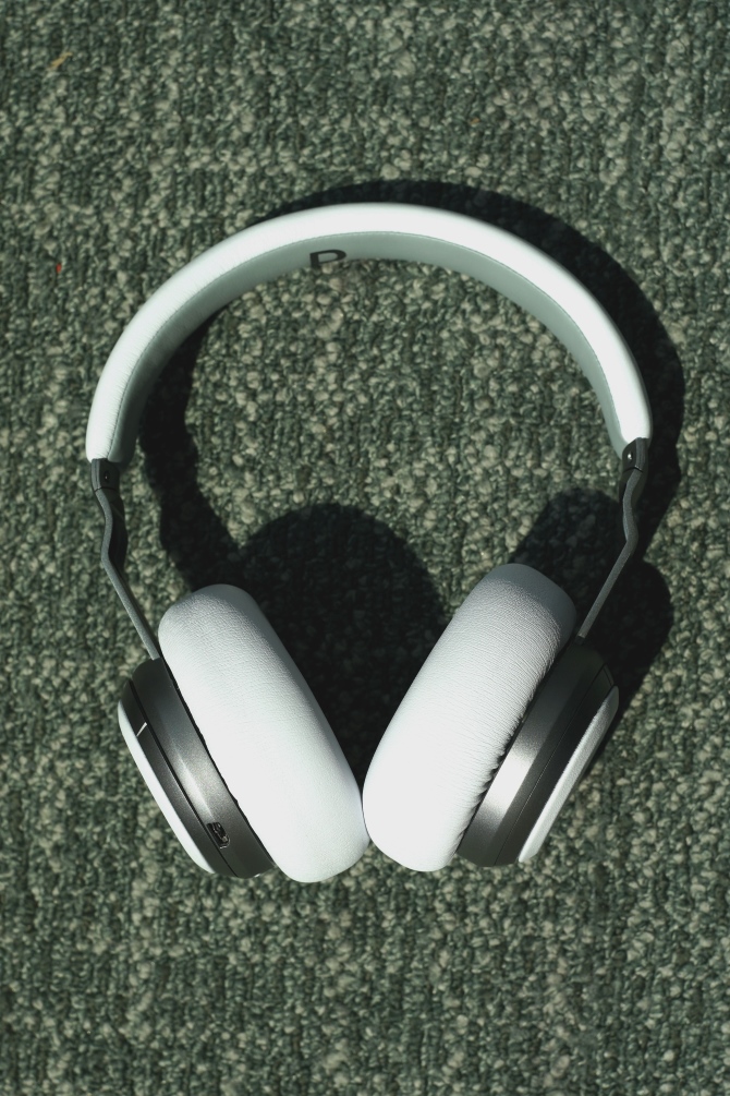 直上云端听歌 智能耳机Aivvy Q - 新闻中心 - 香