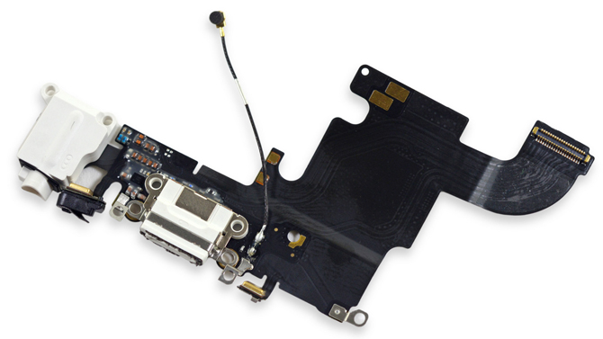 Apple 回心转意?!iPhone 7 新流出揭示耳机插有