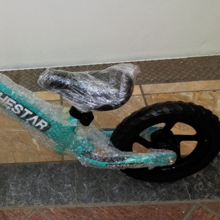 全新蓝色儿童平衡车 Balance bike 二手价格及