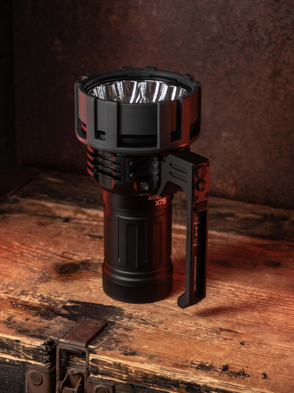 ACEBeam X75 80,000lm / 67,000lm 快速充電 泛光電筒