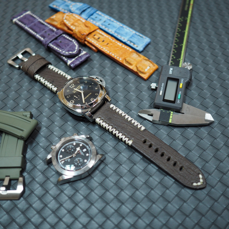 24mm 深棕色鴕鳥皮 Panerai 代用錶帶, W車線裝飾