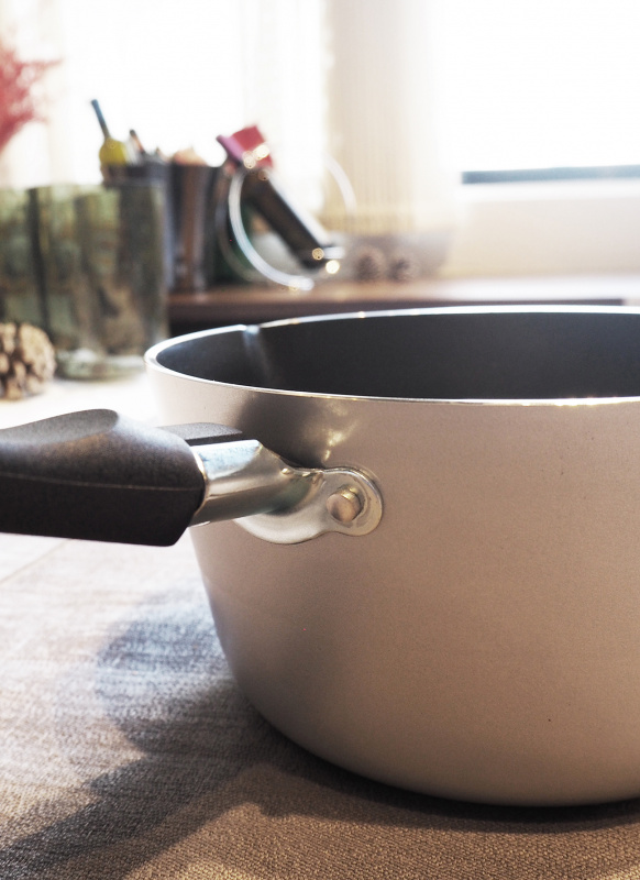 Piardi Home 黑色單柄鴨咀煲 (16cm 1.2L) 自1959 年一直提供高品質廚具 採用先進技術成型 以製造創新 實用 符合人體工程學且設計精美的烹飪工具 意大利製造