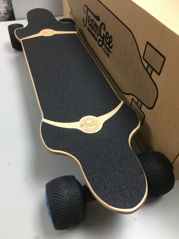 Team Gee electric skateboard E-skateboard Longboard max speed 40km/h max range 50km with remote control off road tires 1200W