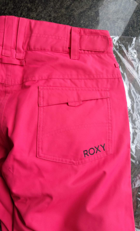 Roxy 10k snow pants M size