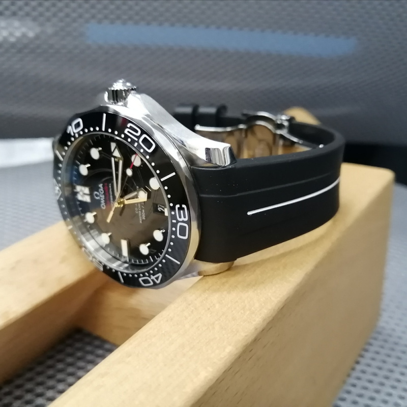 20mm 黑色間白線彎頭橡膠錶帶 合適 Rolex, Omega 及 MoonSwatch