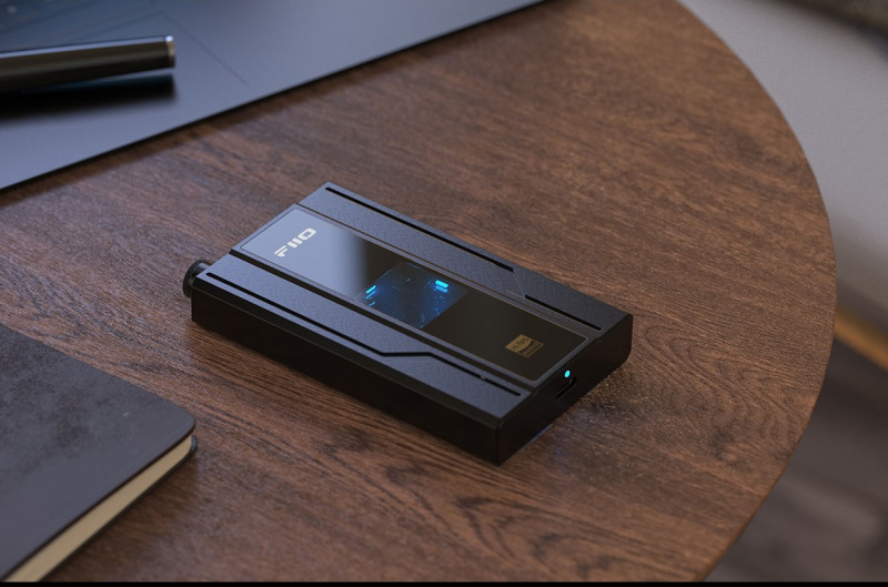 FiiO & JadeAudio 便攜式 DSD256 DAC & 耳機放大器 Q11