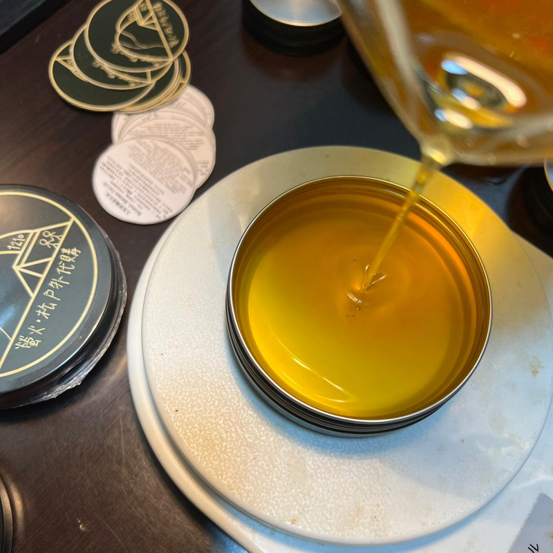 自家製天然蜂蠟護木油 Handmade Natural Beeswax Wood Polish 自家製天然蜂蠟護木油 Handmade Natural Beeswax Wood Polish