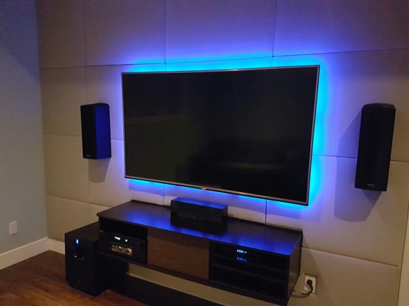 Philips Hue White & Color Ambiance LightStrip Plus 2m Philips Hue White & Color Ambiance LightStrip Plus 2m