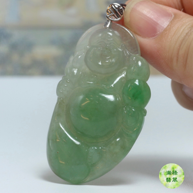 18K白金鑲翡翠玉器佛吊墜 | 附香港翡翠鑑定證書M50943