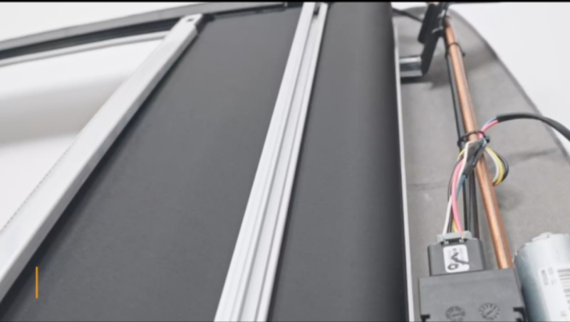 Model Y 天幕 電動遮陽簾 (控制板) Model Y 天幕 電動遮陽簾 (控制板)