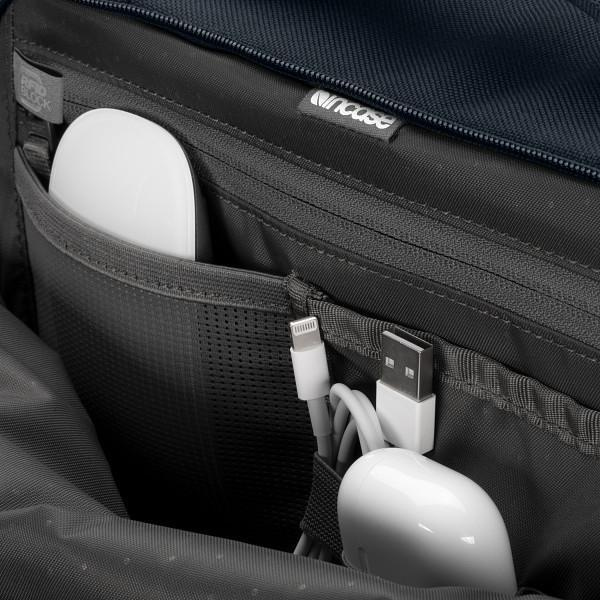 Incase A.R.C.Travel Pack 背包 (Navy)