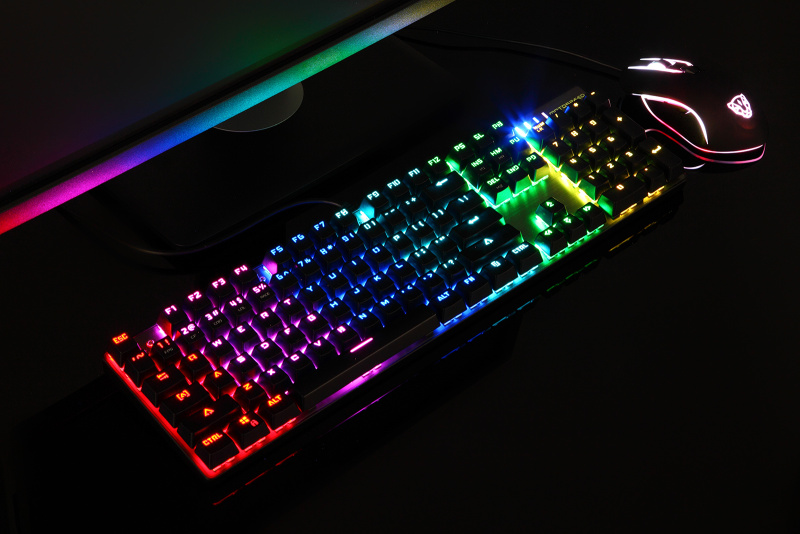 Motospeed RGB Mechanical Programmable Gaming Keyboard and mouse 電競自定義遊戲機械鍵盤滑鼠 CK888