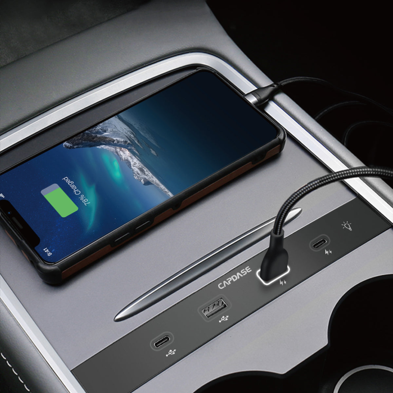 CAPDASE 汽車 USB 集線器- PowerHub CM4U-T3Y
