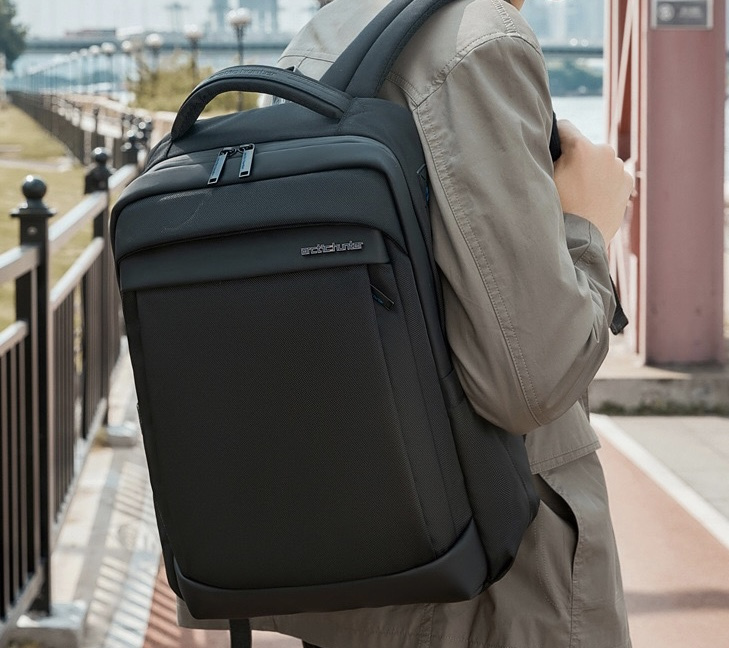 商務版男士輕便電腦包大容量背包