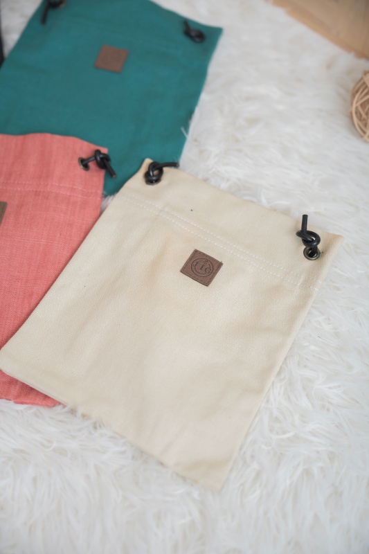 《自家製系列》米白色帆布多用途 隨身斜揹袋  MADE IN HONG KONG