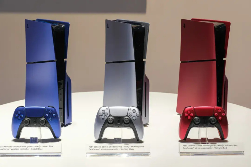 PlayStation®5 主機保護殼（PS5 Slim）- 火山紅