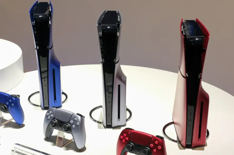 PlayStation®5 主機保護殼（PS5 Slim）- 火山紅