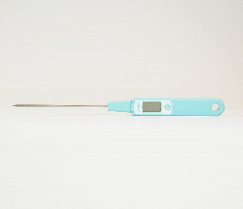 OiKO 二合一探針式溫度計連矽膠刮刀 KC-103-H902 (藍色) #抹刀 #烘焙 #耐熱 #耐高溫 #餐廚 #食品級 #矽膠 #耐熱矽膠 #廚房 #溫度計 #探針式 #電子溫度計 #烘培