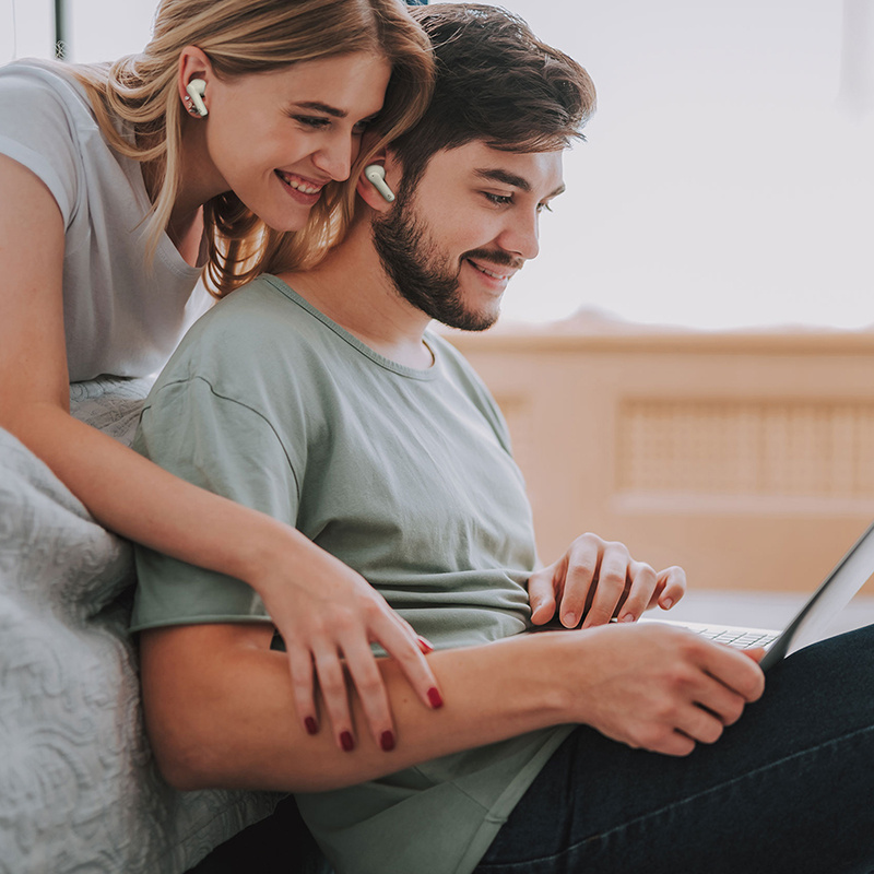 Creative Zen Air Plus 支援藍牙 LE 音訊的輕便真無線入耳式耳機