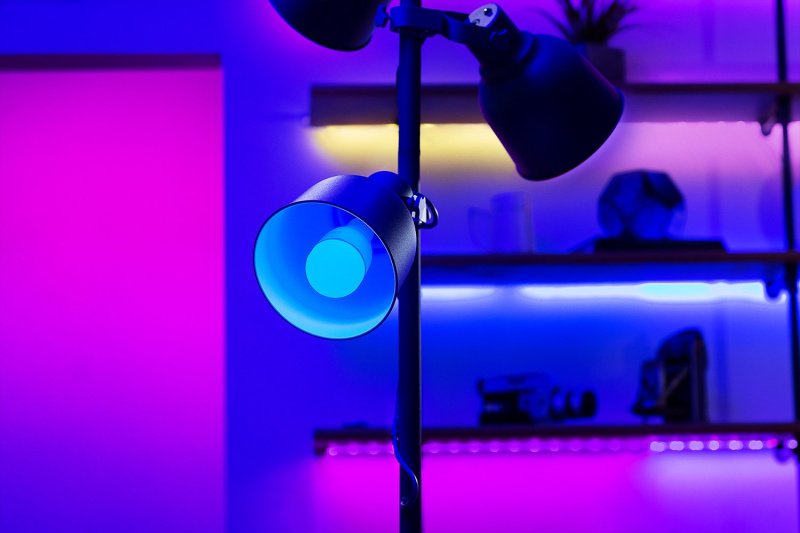 Razer (E27) Aether Light Bulb RGB LED Bulb for Gamer Rooms