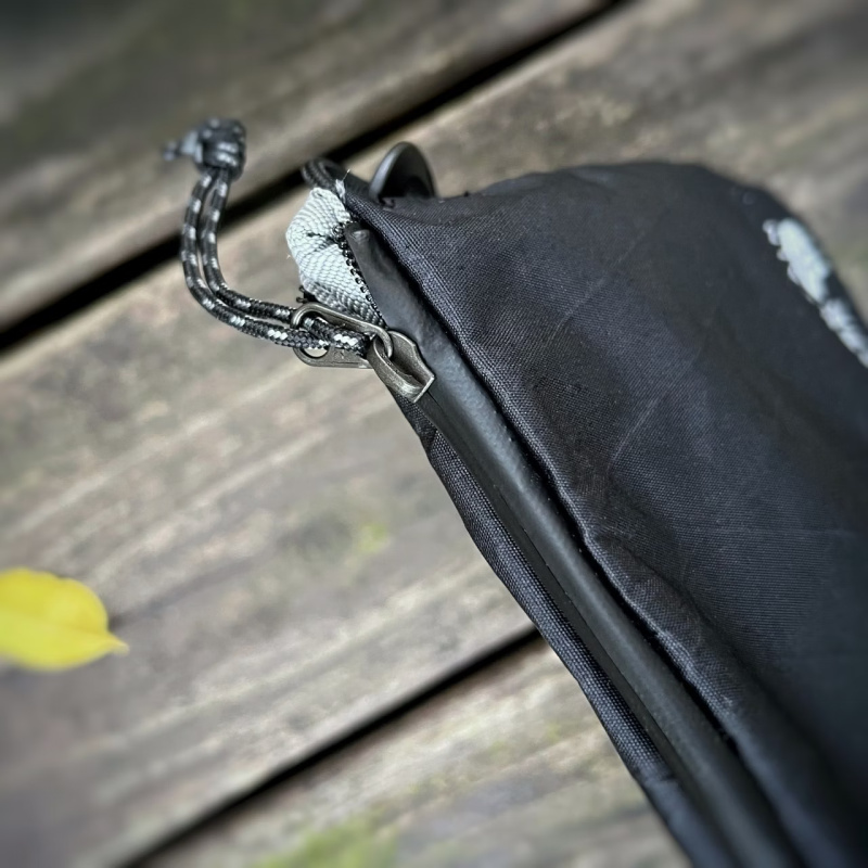 Mountain Hardwear After Six Sacoche Eco 日系厚磅款簡約肩背包 黑色