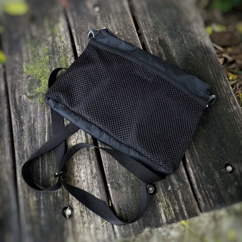 Mountain Hardwear After Six Sacoche Eco 日系厚磅款簡約肩背包 黑色