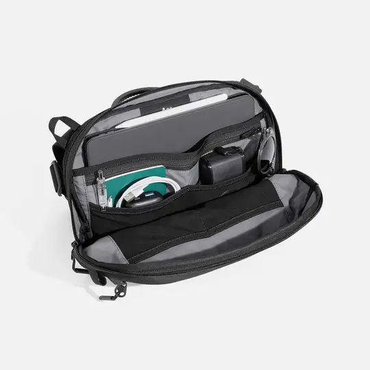 Day Sling 3 Max 斜挎包 黑色/灰色