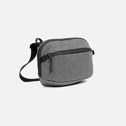 Day Sling 3 Max 斜挎包 黑色/灰色