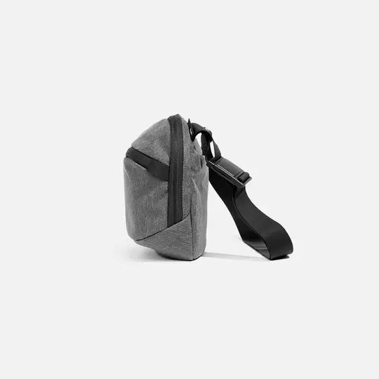 Day Sling 3 Max 斜挎包 黑色/灰色
