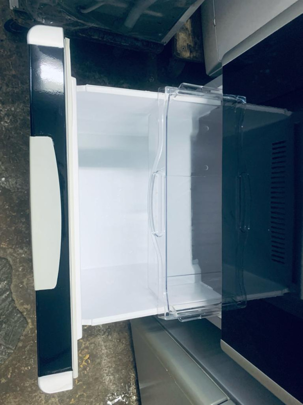 雪櫃三門 日立 細細個 R26 珍珠黑色 150CM高 二手電器 清倉大減價 最新款 包送貨安裝