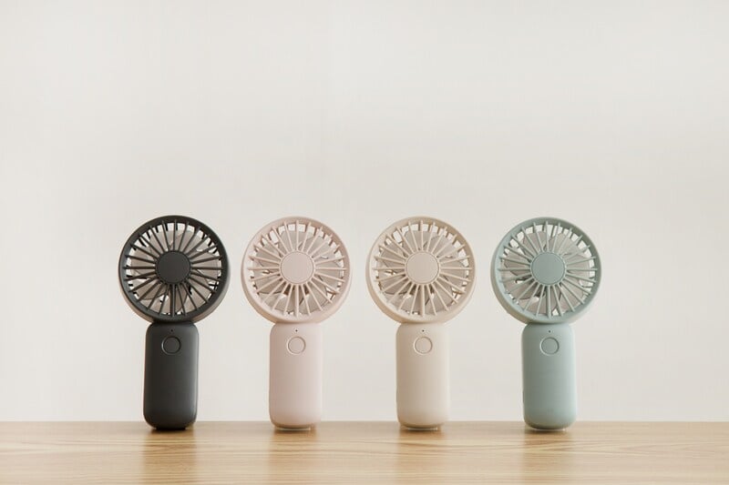 [開倉價] Rhythm Silky Wind Handy Fan S 手提座枱兩用 USB 風扇