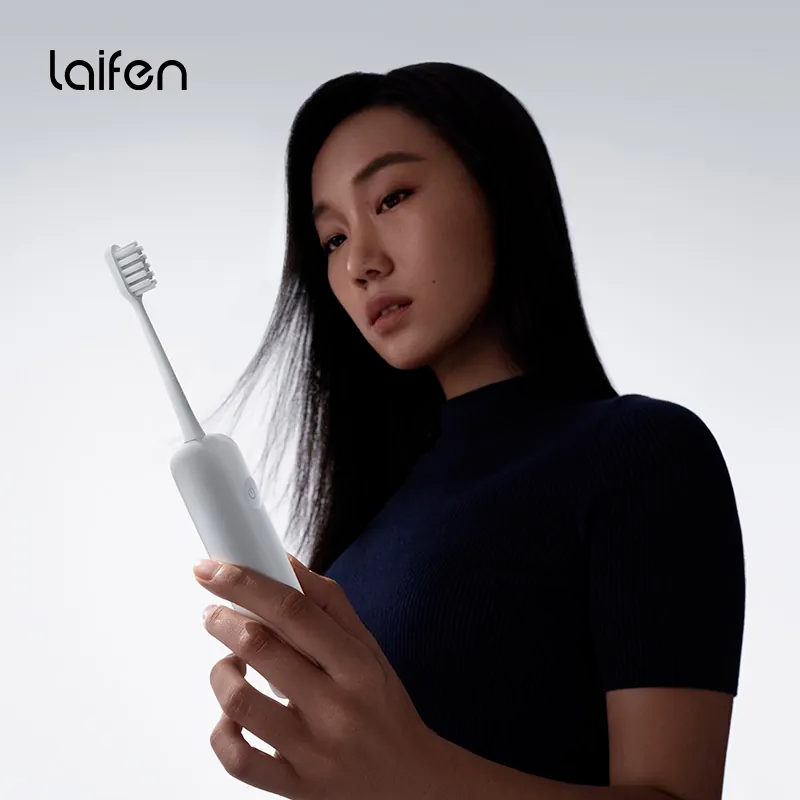 Laifen 超擺幅掃振電動牙刷