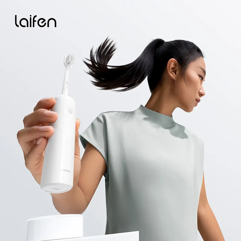 Laifen 超擺幅掃振電動牙刷