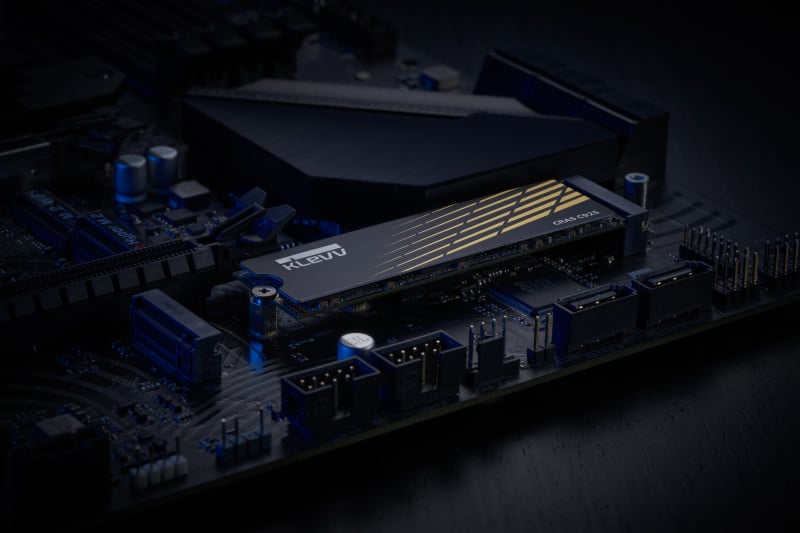 KLEVV CRAS C925 M.2 NVMe PCIe 4 x 4 SSD 2280 ( 1TB/ 2TB )
