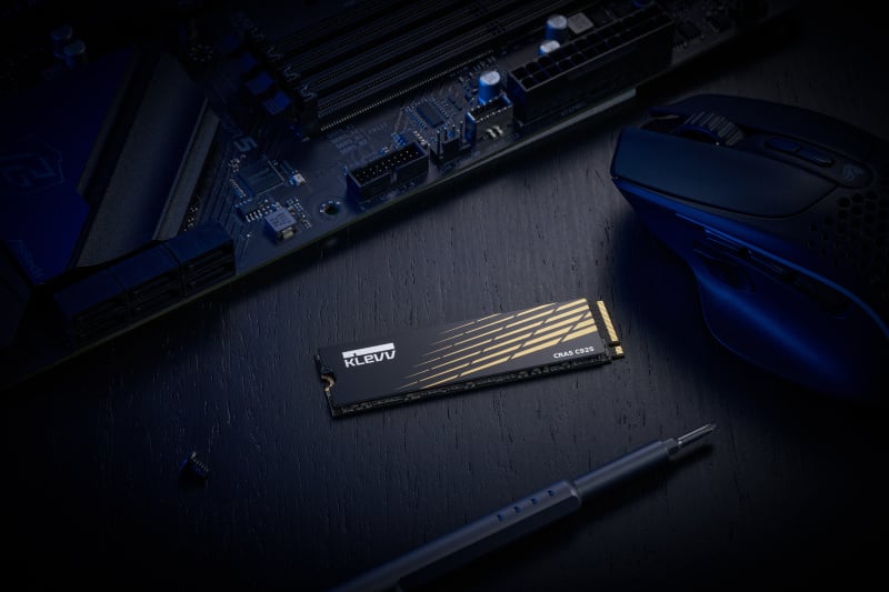KLEVV CRAS C925 M.2 NVMe PCIe 4 x 4 SSD 2280 ( 1TB/ 2TB )
