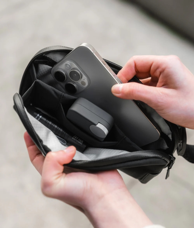 ALPAKA FLIGHT POUCH 2IN1 防撕裂手機包
