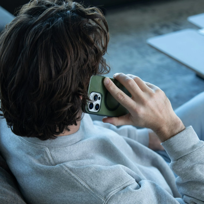 incase Slim 磁吸手機殼（iPhone 16 系列）