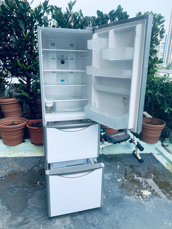 雪櫃 日立 三門窄身款 可自動制冰 RS31B白色 九成新以上 173cm 高 二手電器 清倉大減價 最新款