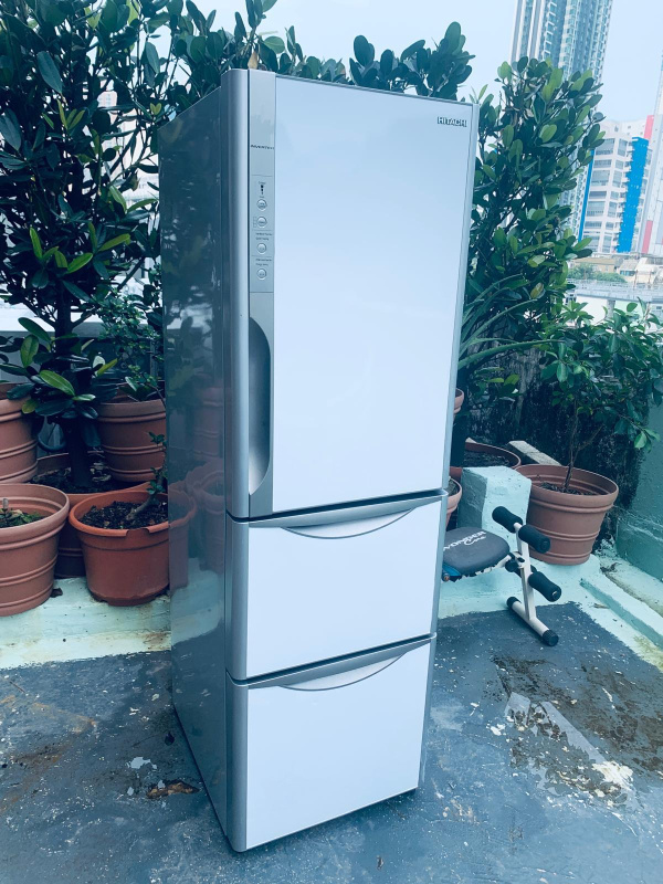 雪櫃 日立 三門窄身款 可自動制冰 RS31B白色 九成新以上 173cm 高 二手電器 清倉大減價 最新款