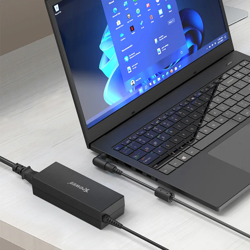 XPower LA1 萬用手提電腦充電器