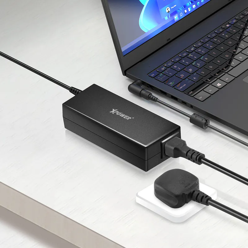 XPower LA1 萬用手提電腦充電器