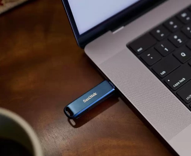 SanDisk SDIXD0N Phone Drive for iPhone Flash Drive (64GB/ 128GB/ 256GB)