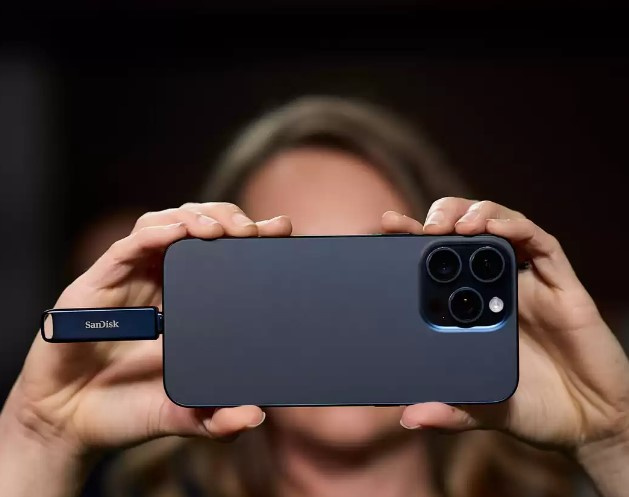 SanDisk SDIXD0N Phone Drive for iPhone Flash Drive (64GB/ 128GB/ 256GB)