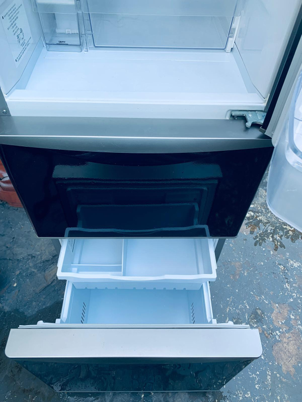 💥限時優惠👉落單即減$200👍 雪櫃 日立 三門窄身款 可自動制冰 R-S32EPH 九成新以上 174cm靚黑色 二手電器 清倉大減價 最新款 貨到付款 精選貨品 包送貨安裝