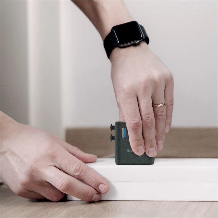 1-WORLD² 100W 雙 AC 四 USB GaN 全球轉換 插座 UA23