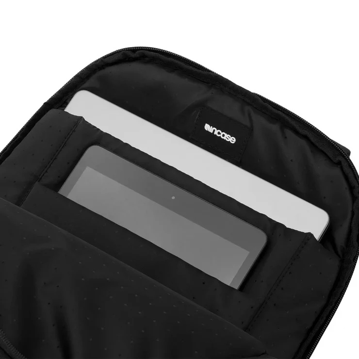 INCASE Facet Backpack 25L INCASE Facet Backpack 25L