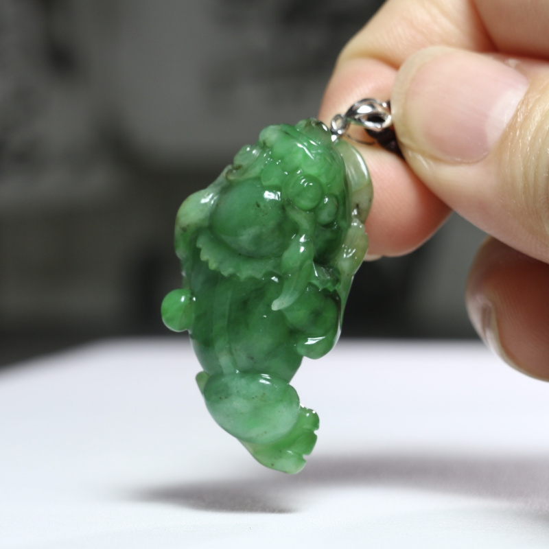 18K白金扣鑲翡翠三足蟾吊墜/附香港翡翠鑑定證書