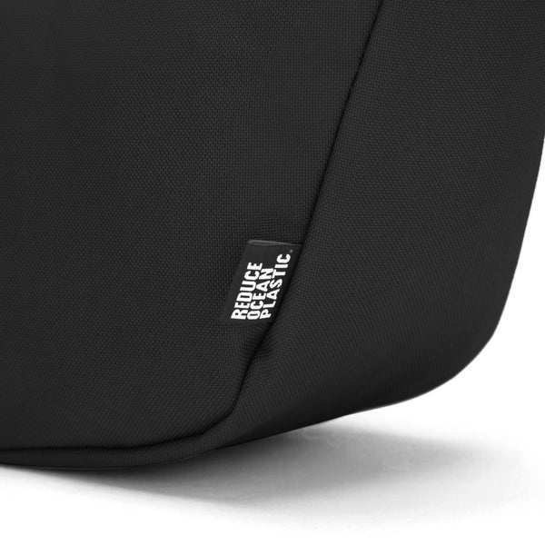 Pacsafe® GO 防盜月球斜背包