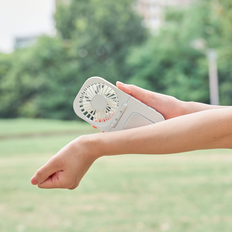 Life on Products LCAF019 多功能薄型摺疊風扇 ( 配備冷卻板 )