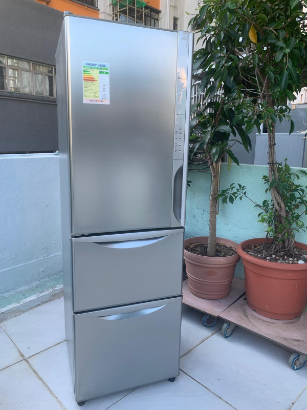 雪櫃 日立 RS32 左門鉸 可自動制冰 九成新以上 174cm高315公升 二手電器 包送貨安裝 雪櫃 日立 RS32 左門鉸 可自動制冰 九成新以上 174cm高315公升 二手電器 包送貨安裝